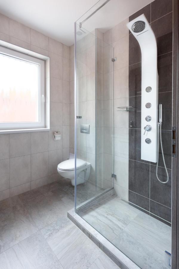 Trend Apartmanhaz -Vizslas Luaran gambar